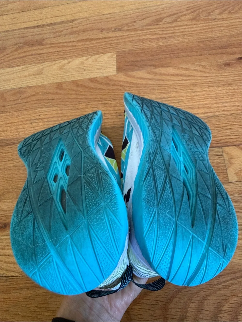 Hoka One One Kona Carbon X All Gender Running Shoe Sea Blue White EU 42